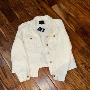 Lucky Brand white denim jacket. Size large. NWT